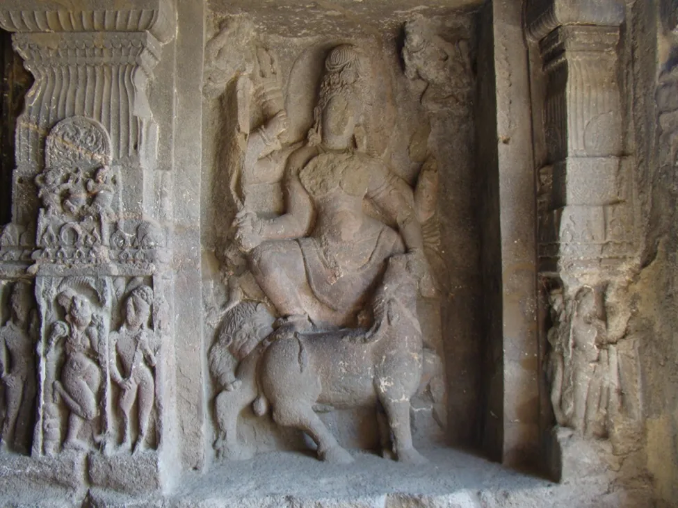 Cave 14, Mahishasuramaridmi (https://www.speakingtree.in/blog/ellora---hindu-caves---13-15-441467)